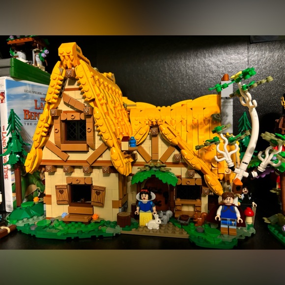 2024 Snow white and the seven dwarfs legos! 🍎 - Picture 6 of 6